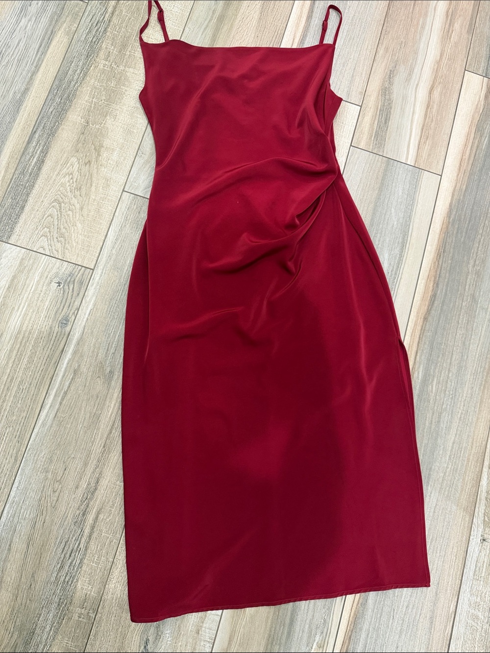 Sleek Red Spaghetti-Strap Midi Dress
